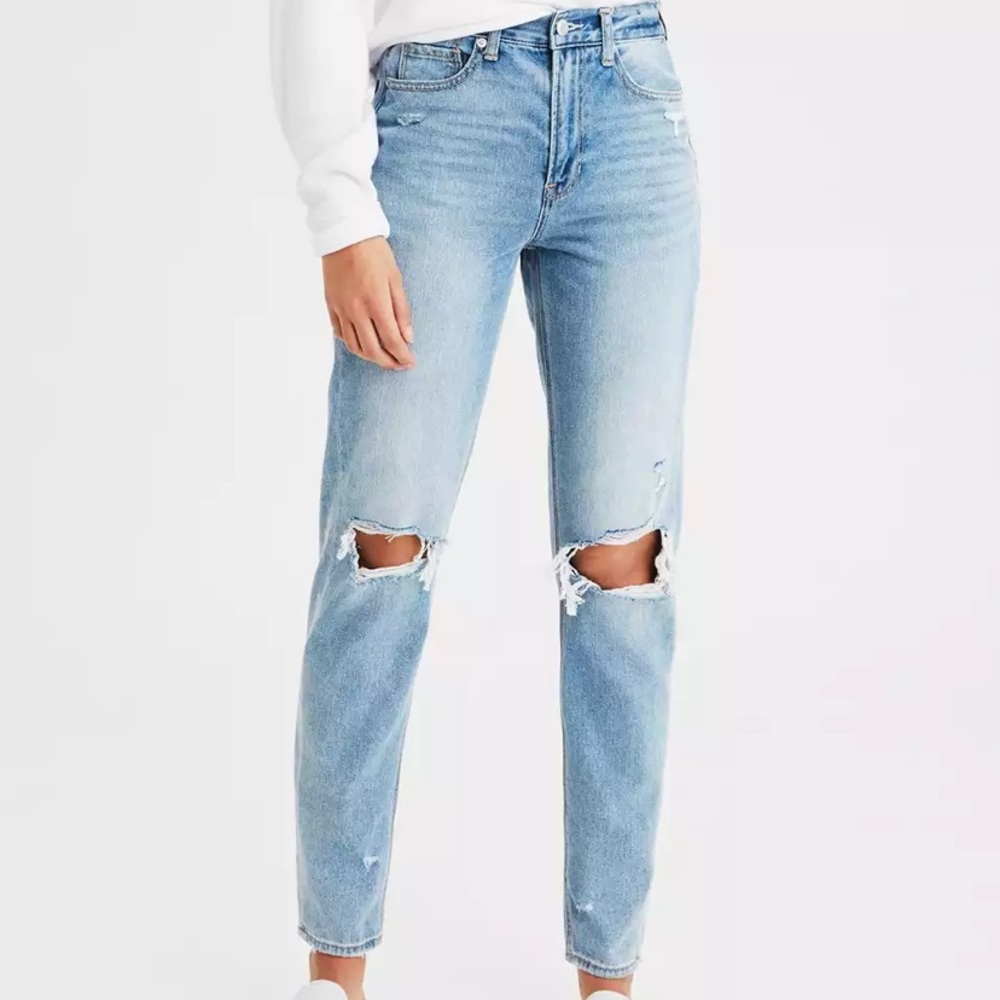 AE Ripped Mom Jean